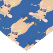 Niedliche glückliche Jersey-Kuh und Blume Cartoon Kurzer Tischläufer (Ecke)