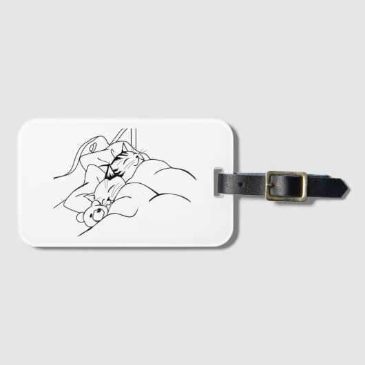 Niedliche glückliche Katzen Schlafen im Bett mit T Gepäckanhänger (Vorderseite (Horizontal))