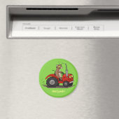 Niedliche glückliche Kuh, die einen roten Traktor- Magnet (In Situ (Geschirrspüler))