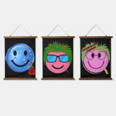 NIEDLICHE GLÜCKLICHE MENSCHEN! WANDTEPPICH MIT HOLZRAHMEN (Dreifach)