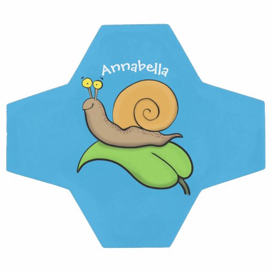 Niedliche, glückliche Schnecke auf einer Cartoon-I Fußball (Flach)