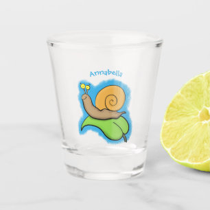 Niedliche, glückliche Schnecke auf einer Cartoon-I Schnapsglas