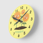 Niedliche glückliche Sonnenblumen lächelnd Cartoon Runde Wanduhr (Winkel)
