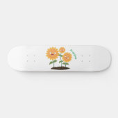 Niedliche glückliche Sonnenblumen lächelnd Cartoon Skateboard (Horizontal)