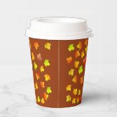 Niedliche Gnome und farbenfrohe Herbstlaube auf Br Pappbecher (Rechts)