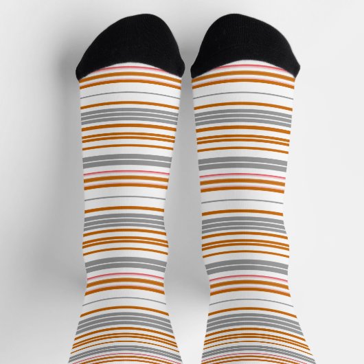 Niedliche graubraune Streifen Socken (Oben)