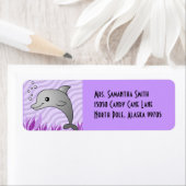 Niedliche graue Dolphin im Lila Wasser (Insitu)