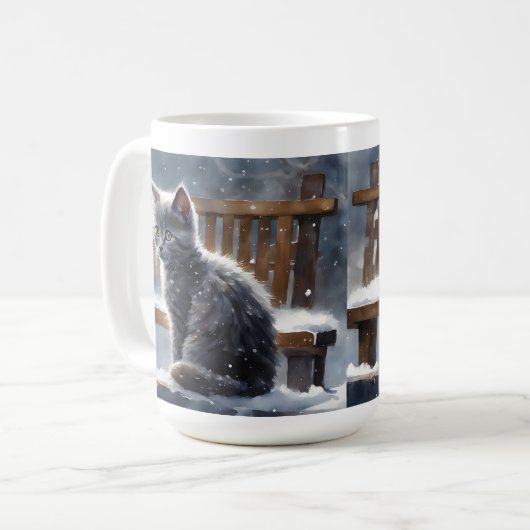Niedliche graue Katze auf einer Schneedecke Kaffeetasse (Vorderseite Links)