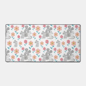 Niedliche graue Mäusemutter mit zwei Säuglingen Schreibtischunterlage (Vorderseite)