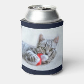 Niedliche graue Tabby Cat mit Weihnachtsmütze Weih Dosenkühler (Kanne Rückseite)