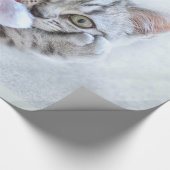 Niedliche graue Tabby Cat mit Weihnachtsmütze Weih Geschenkpapier (Ecke)