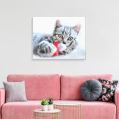 Niedliche graue Tabby Cat mit Weihnachtsmütze Weih Leinwanddruck (Insitu (Wohnzimmer))