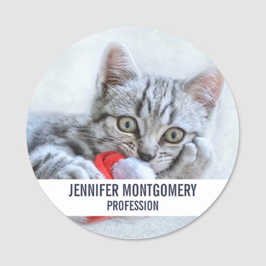 Niedliche graue Tabby Cat mit Weihnachtsmütze Weih Namensschild (Vorderseite)