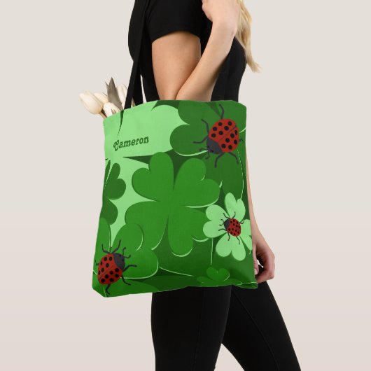 Niedliche Green Clover Blätter Ladybug Name Tote T Tasche (Von Nahem)