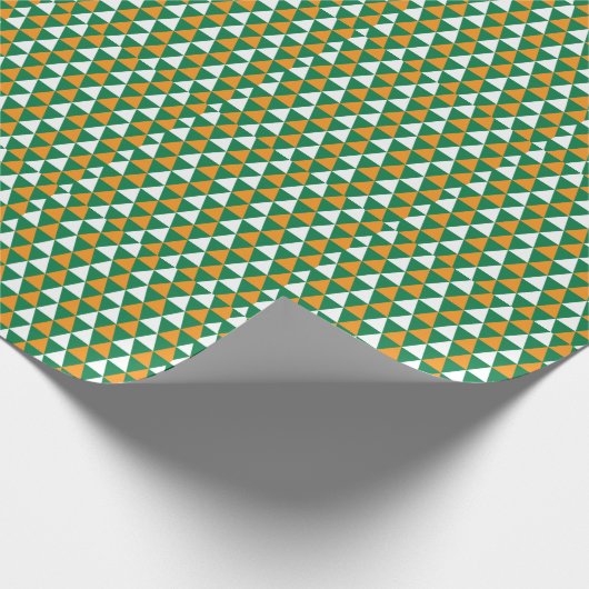 Niedliche, grün-gelbe Dreiecke Geschenkpapier (Ecke)