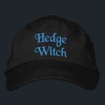 Niedliche grüne HedgeHexe Zitat Türkisblau Bestickte Baseballkappe<br><div class="desc">Ein niedlicher personalisiert türkisfarbener,  bestickter,  schwarzer Baseballdeckel mit den Worten Hedge Hexe. Eine coole Geschenkidee zum Geburtstag.</div>