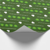Niedliche grüne und weiße Herzen auf Grün oder Far Geschenkpapier (Ecke)