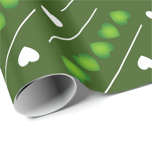 Niedliche grüne und weiße Herzen auf Grün oder Far Geschenkpapier (Rolleneckpunkt)