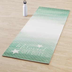 Niedliche grüne und weiße Meerjungfrau von der Pfl Yogamatte