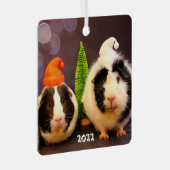 Niedliche Guinea Schweine in einer Weihnachtsmannm Ornament Aus Metall (Vorderseite Rechts)
