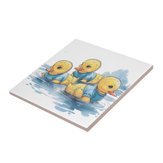 Niedliche Gummiente in blauer Kleidung Fliese (Seite)