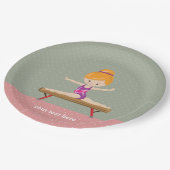 Niedliche Gymnastikfrau Pappteller (Schrägansicht)