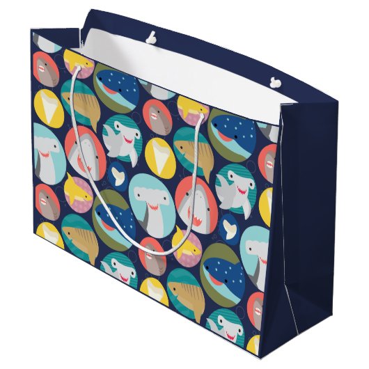 Niedliche Haiarten Große Geschenktüte (Rückseite Schrägansicht)
