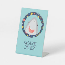 Niedliche Haibitten Sockelschild