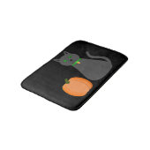 Niedliche Halloween Cat und Pumpkin Badematte (Schrägansicht)