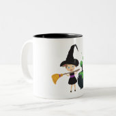 Niedliche Halloween-Hexe Zweifarbige Tasse (Vorderseite Links)