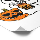 Niedliche Halloween-Katze in Geisterkostüm trinken Poster (Ecke)