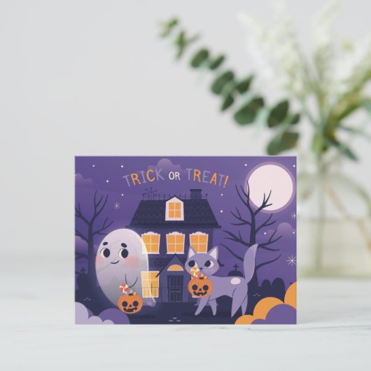 Niedliche Halloween-Katze und eine Ghost-Postkarte Postkarte (Stehend Vorderseite)
