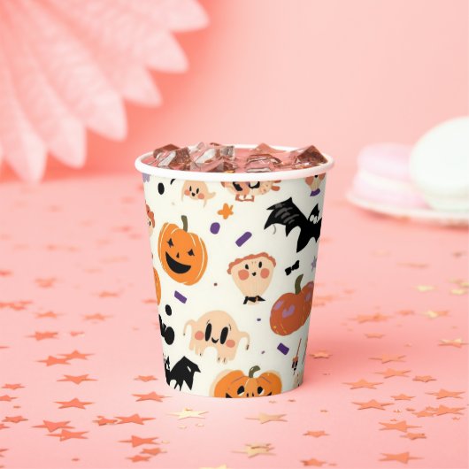 Niedliche Halloween-Papier-Cups. Pappbecher (Insitu)