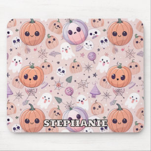 Niedliche Halloween Pumpkins & Ghosts auf rosa Nah Mousepad