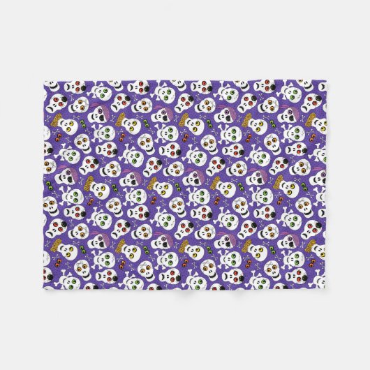 Niedliche Halloween-Schädel auf Lila Fleecedecke (Vorderseite (Horizontal))