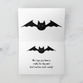 Niedliche Halloween-Vampir-Fledermaus mit großen A Karte (Innenseite)