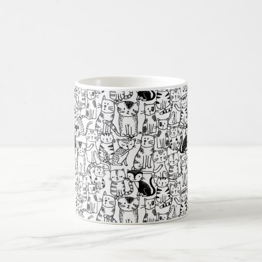 Niedliche Hand gezeichneter Katzenentwurf in Kaffeetasse (Mittel)