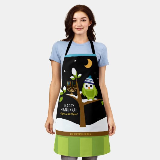 Niedliche Hanukkah Owl & Menorah Schneebaumnacht Schürze (Getragen)