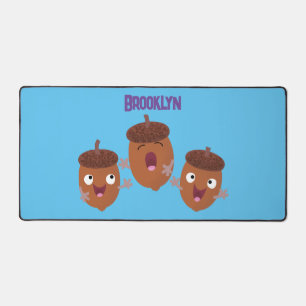 Niedliche Happy Acorns singen Cartoon für Kinder Schreibtischunterlage