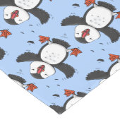 Niedliche Happy-Fying-Puffsängerin mit blauen Cart Kurzer Tischläufer (Ecke)