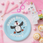 Niedliche Happy-Fying-Puffsängerin mit blauen Cart Pappteller (Party)