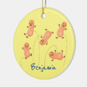 Niedliche Happy Jumping Erdnüsse Cartoon Illustrat Keramik Ornament (Links)
