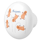 Niedliche Happy Jumping Erdnüsse Cartoon Illustrat Keramikknauf (Rechts)