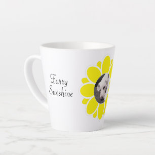 Niedliche, hellgelbe Blume Rahmen für Begleiter Fo Milchtasse