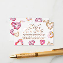 Niedliche Herzen Valentine spendet Bücher für das 