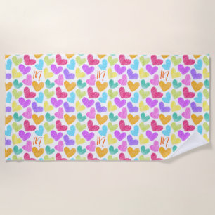 Niedliche Herzpastel Valentine Liebe Monogramm Strandtuch