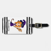 Niedliche Hexe im Lila HutHalloween Gepäckanhänger (Vorderseite horizontal)