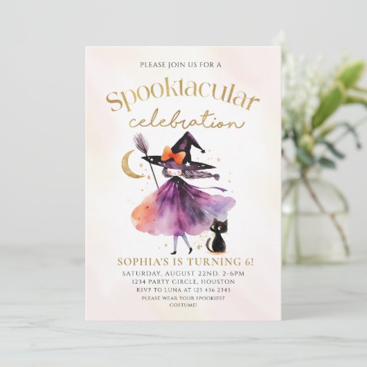 Niedliche Hexe Spooktacular Party Halloween Geburt Einladung (Stehend Vorderseite)
