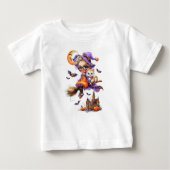 Niedliche Hexe und Kätzchen auf einem Zimmer Baby T-shirt (Vorderseite)