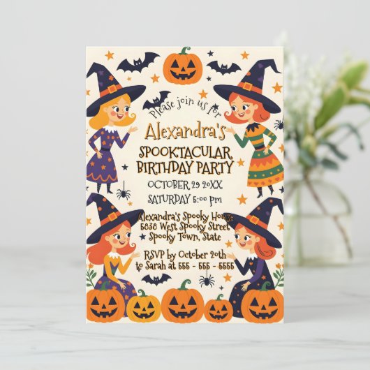 Niedliche Hexen & Kürbispflaster Halloween Einladung (Stehend Vorderseite)